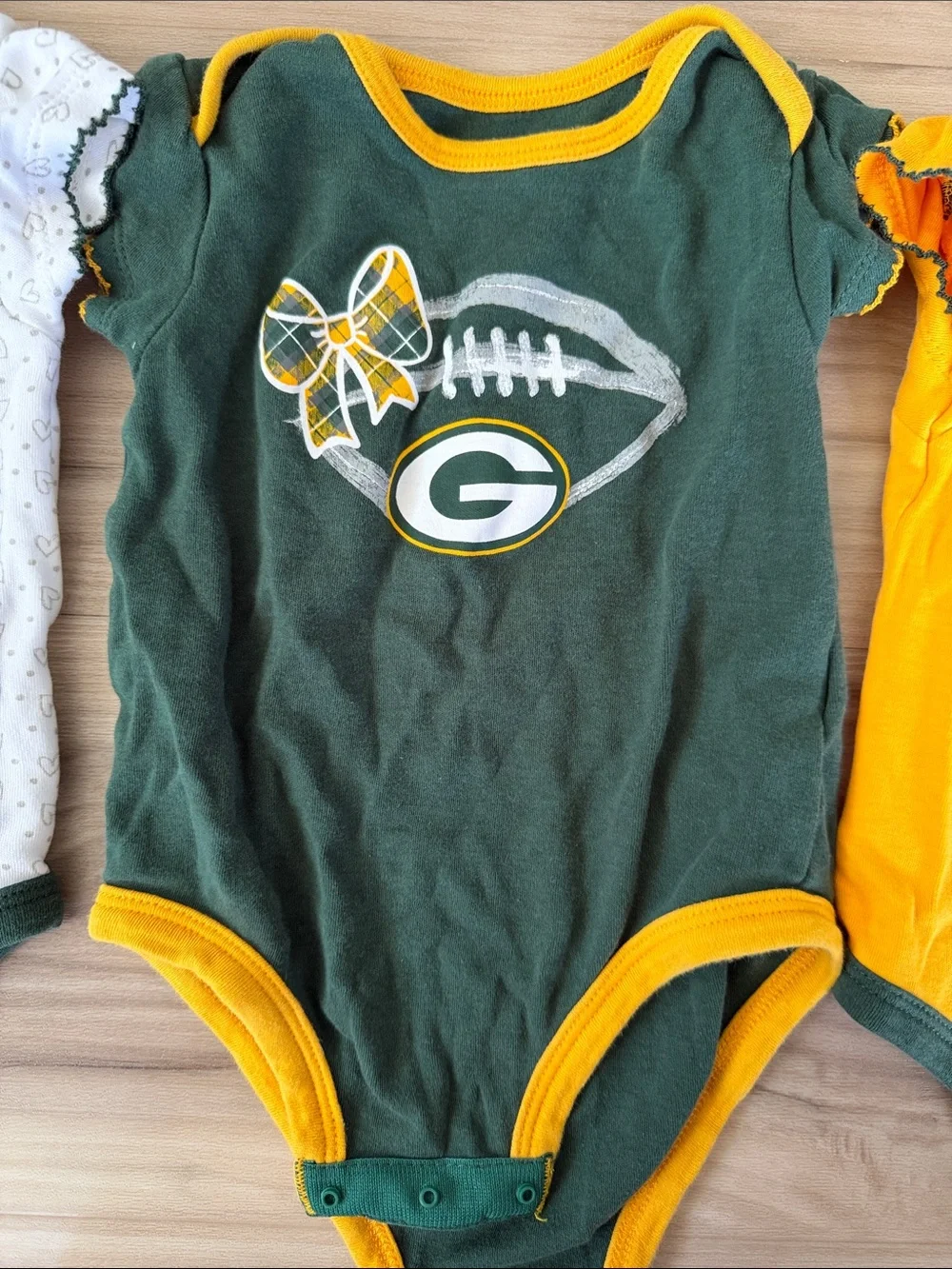 18 month NFL Green Bay Packers Baby One-Piece Set - White, Green, Gold